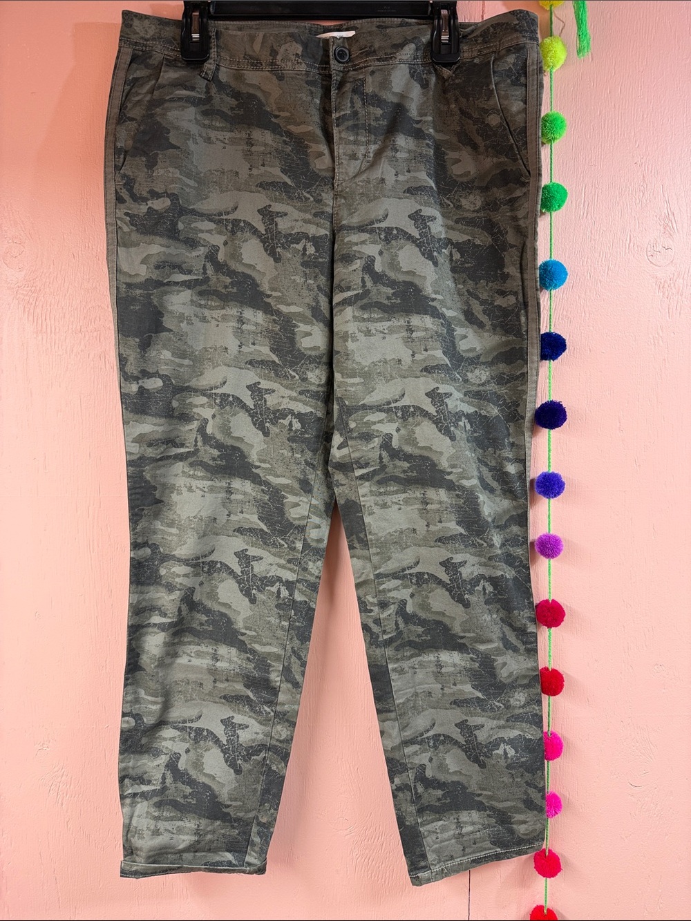 Maurices Green Camo cargo style cropped pants